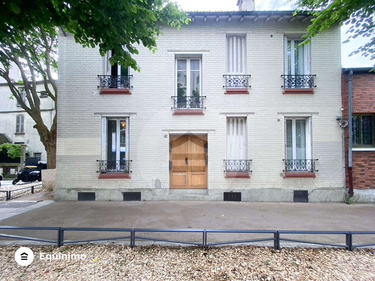 Immeuble de 4 appartements   120 m2 traversant et lumineux, situé Boulevard de la Liberté aux Lilas, à proximi