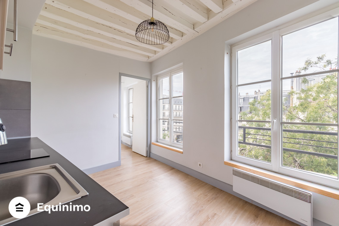 Appartement 2 pièces en parfait état, lumineux, au 4ème étage avec ascenseur situé à 100m du métro Bonne nouve