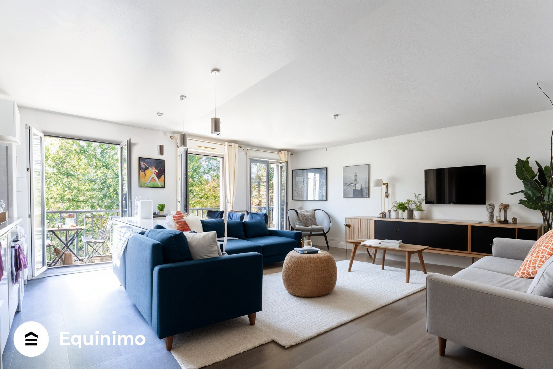 Appartement de 90m2, traversant, lumineux et en bon état, avec balcon et vue sur la Marne, situé Belvédère des